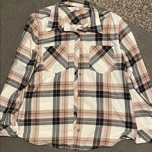 Natural Reflections Checkered Shirt in Black and Tan